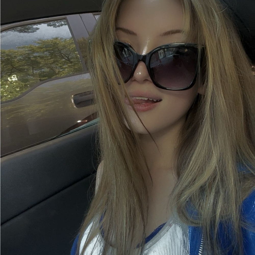 Meet your Posher, Jasmine